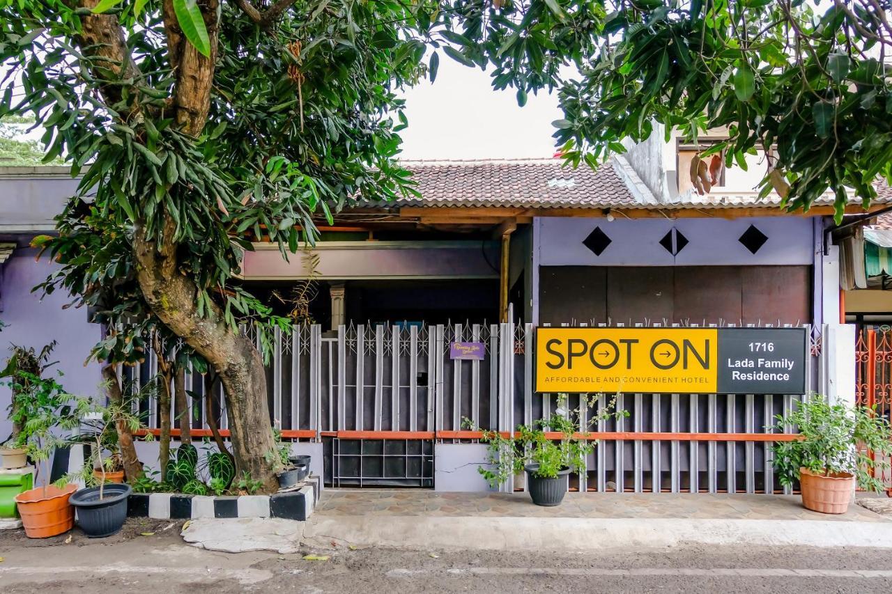 SPOT ON 1716 Lada Family Residence Syariah Malang Exterior foto